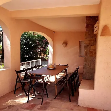 En Con Piscina Y Jardin - Ideal Grupos 别墅